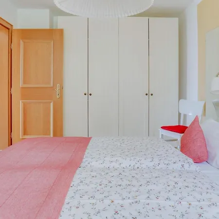 Ferienwohnung Haus Andra 1 *